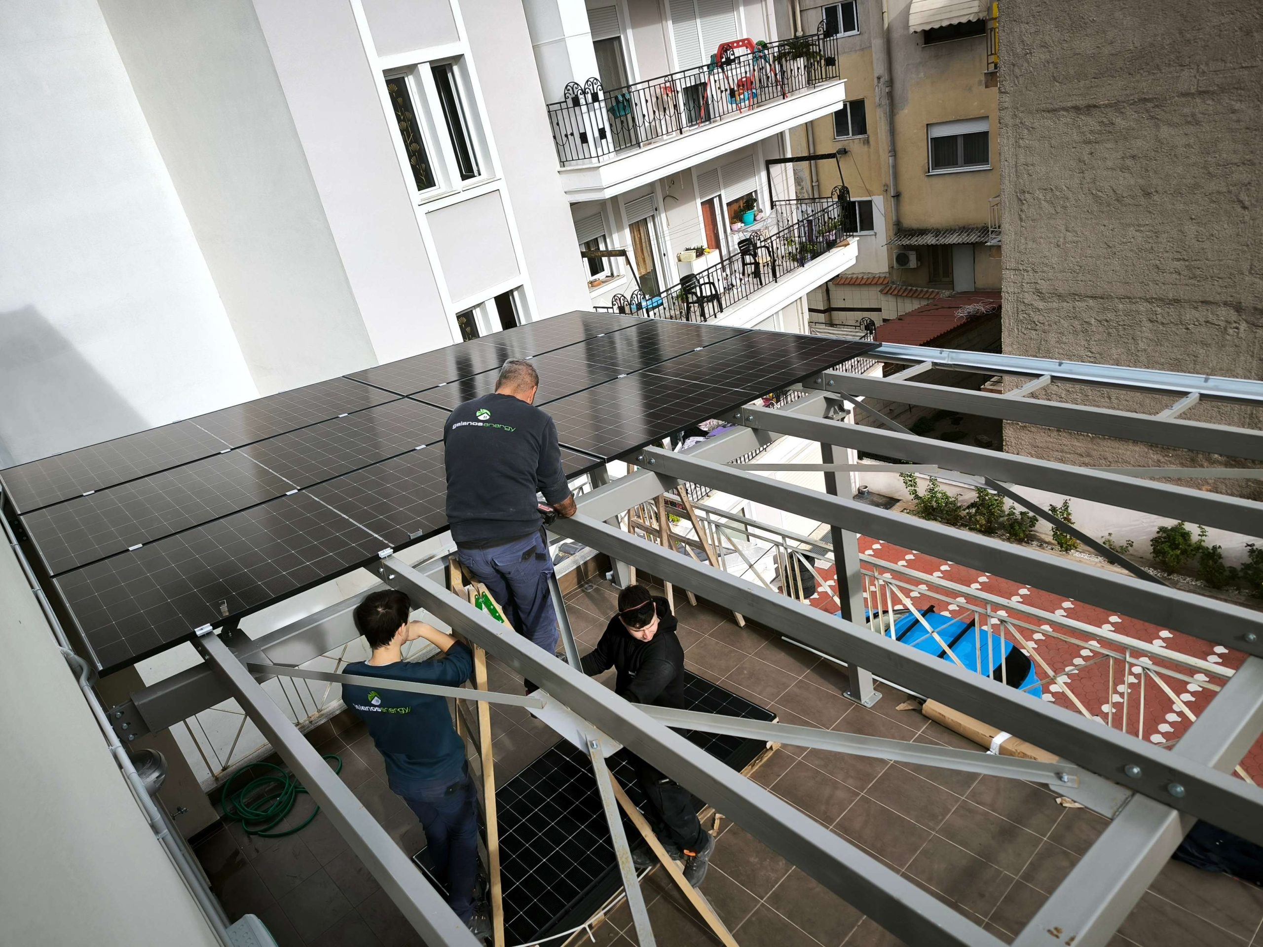 Πρότυπη εγκατάσταση φωτοβολταϊκών στο τεχνικό μας γραφείο