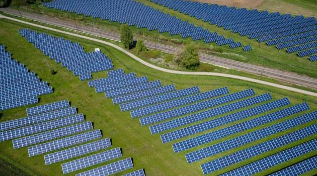 Αγροτικά φωτοβολταϊκά: Θεσπίζεται το νομικό πλαίσιο δια χειρός ΥΠΕΝ